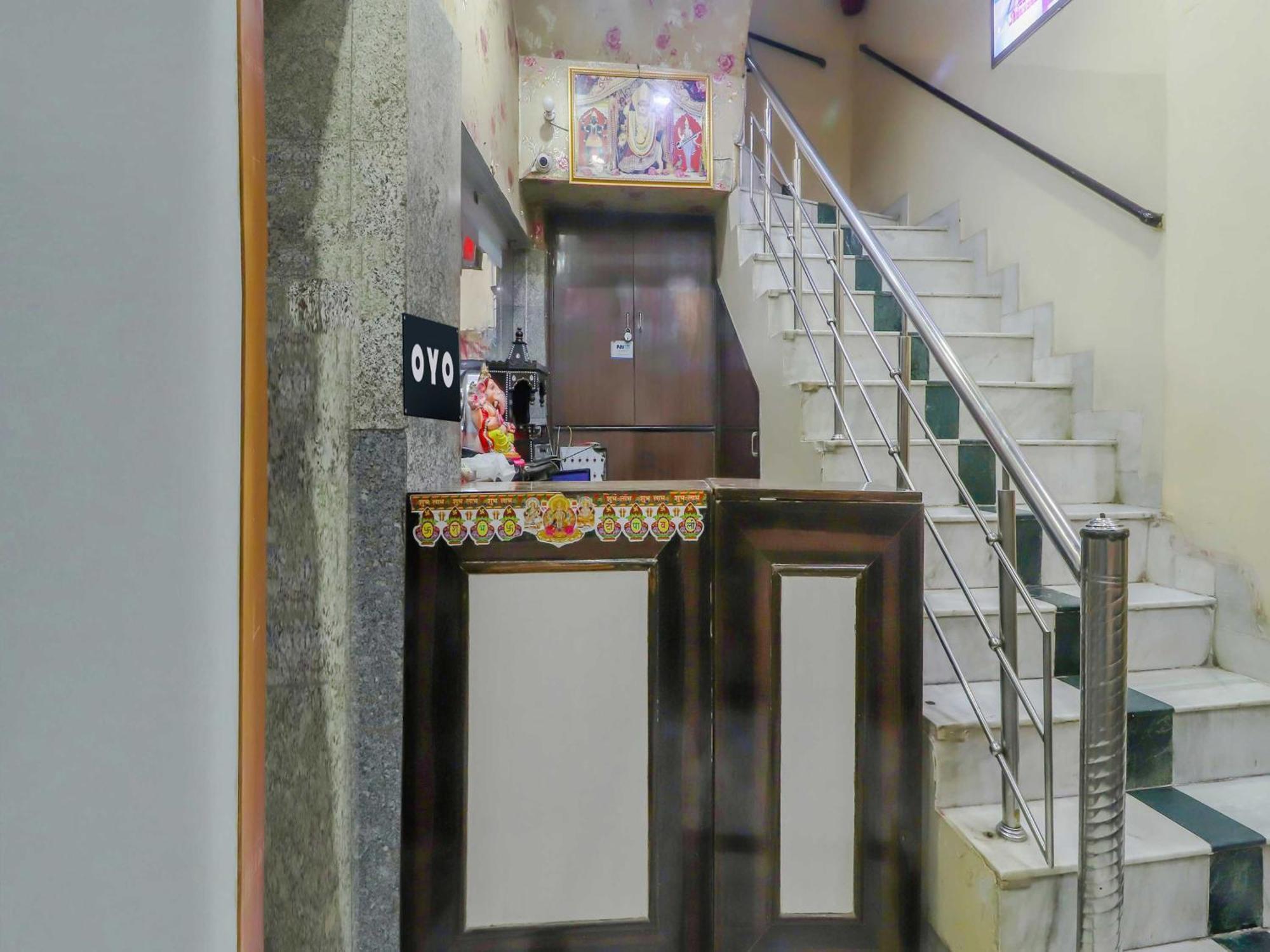 Oyo Flagship 81569 The Red Rose Inn ニューデリー エクステリア 写真