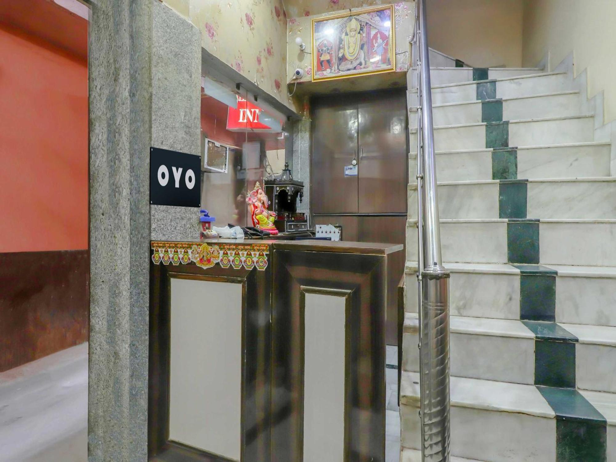 Oyo Flagship 81569 The Red Rose Inn ニューデリー エクステリア 写真